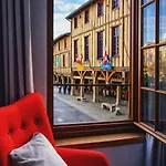 Labyrinthe Sur La Place D, Hotes , Calme ,netflix מירפואה