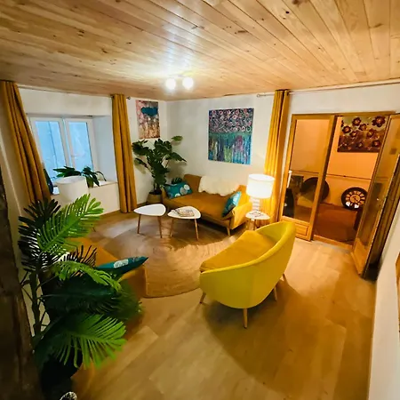 Labyrinthe Sur La Place D, Hotes , Calme ,netflix * Mirepoix (Ariege)