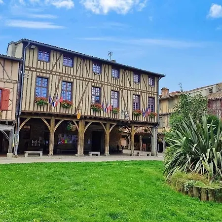 Labyrinthe Sur La Place D, Hotes , Calme ,netflix Mirepoix (Ariege)