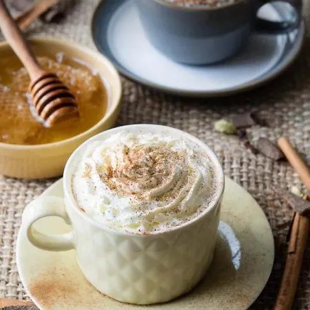 Labyrinthe Sur La Place D, Hotes , Calme ,netflix * Mirepoix (Ariege)