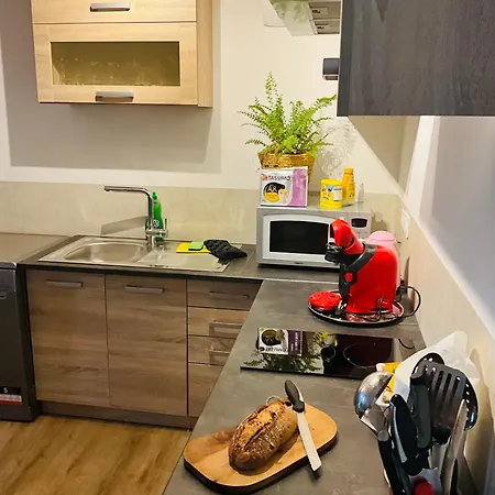 Labyrinthe Sur La Place D, Hotes , Calme ,netflix Appartamento