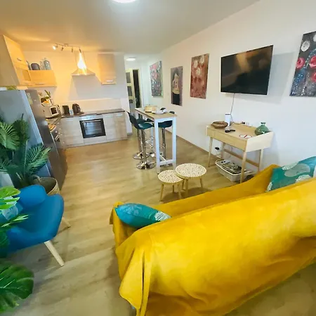 Labyrinthe Sur La Place D, Hotes , Calme ,netflix Apartment Mirepoix (Ariege)
