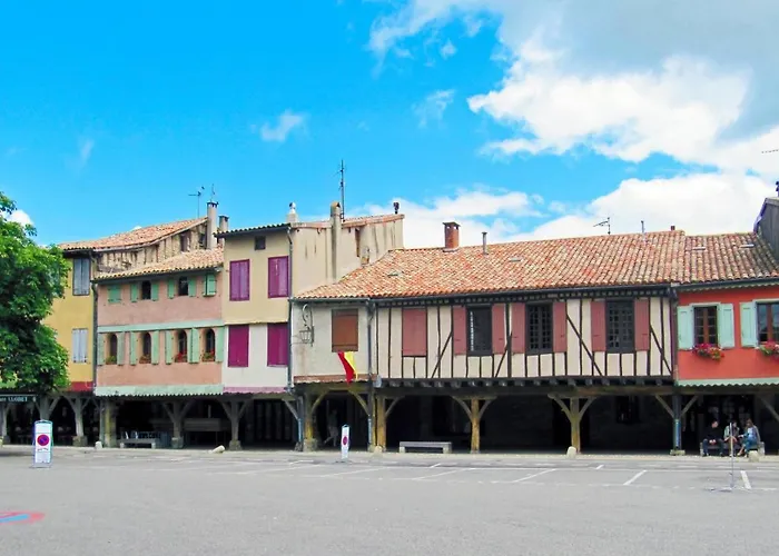 Labyrinthe Sur La Place D, Hotes , Calme ,netflix ماريبواه