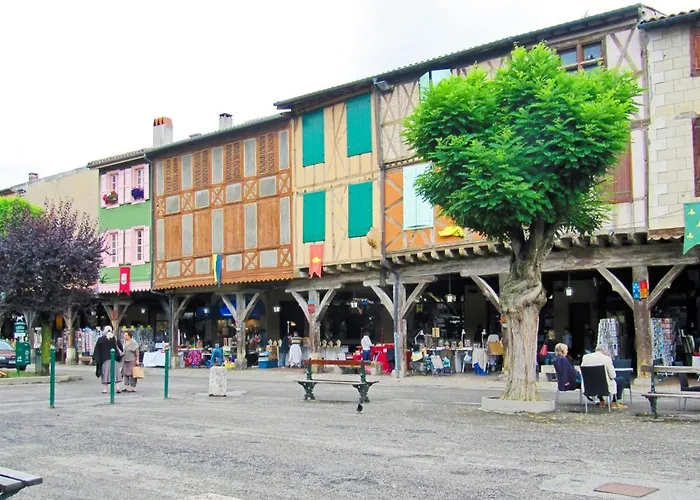 Labyrinthe Sur La Place D, Hotes , Calme ,netflix * ماريبواه