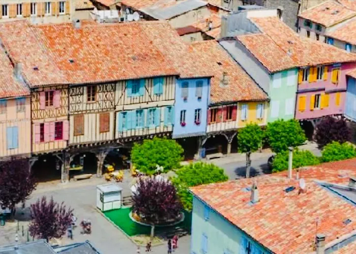 Labyrinthe Sur La Place D, Hotes , Calme ,netflix *