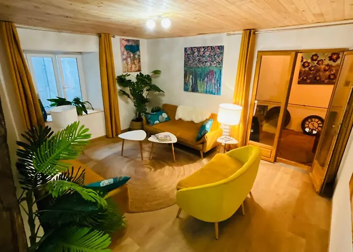 Labyrinthe Sur La Place D, Hotes , Calme ,netflix * ماريبواه