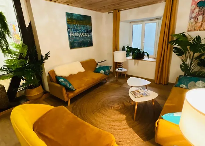 Labyrinthe Sur La Place D, Hotes , Calme ,netflix ماريبواه