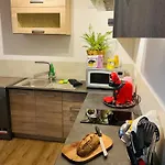 Labyrinthe Sur La Place D, Hotes , Calme ,netflix Appartement