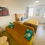 Labyrinthe Sur La Place D, Hotes , Calme ,netflix * Mirepoix (Ariege)