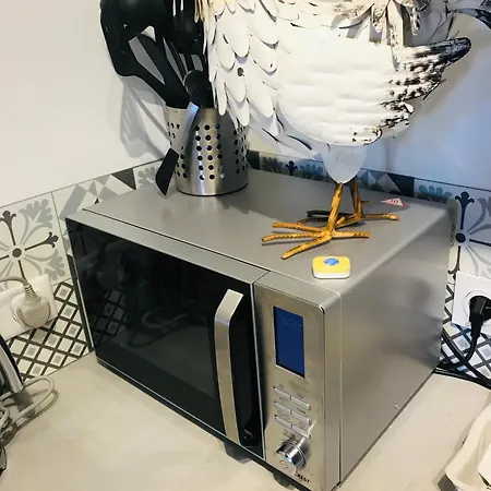 Апартаменты Labyrinthe Sur La Place D, Hotes , Calme ,netflix Мирпуа