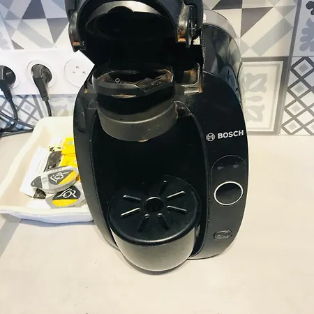 Апартаменты Labyrinthe Sur La Place D, Hotes , Calme ,netflix Мирпуа