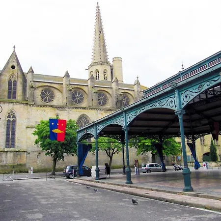 Апартаменты Labyrinthe Sur La Place D, Hotes , Calme ,netflix Мирпуа