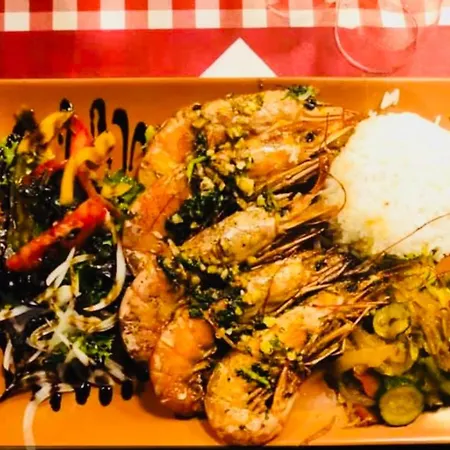 Апартаменты Labyrinthe Sur La Place D, Hotes , Calme ,netflix