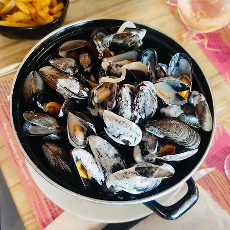 Labyrinthe Sur La Place D, Hotes , Calme ,netflix