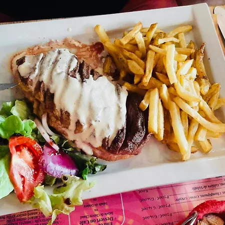 Labyrinthe Sur La Place D, Hotes , Calme ,netflix Апартаменты Мирпуа