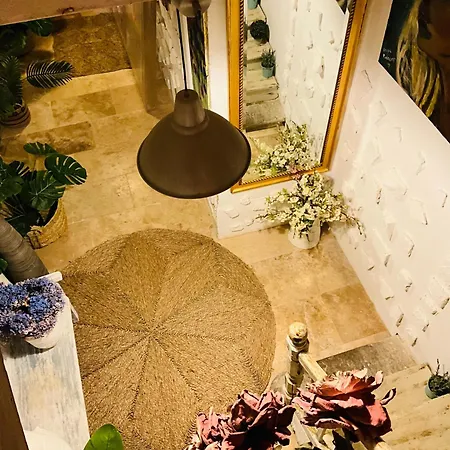 Labyrinthe Sur La Place D, Hotes , Calme ,netflix Апартаменты *