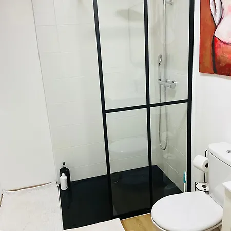 Labyrinthe Sur La Place D, Hotes , Calme ,netflix Мирпуа