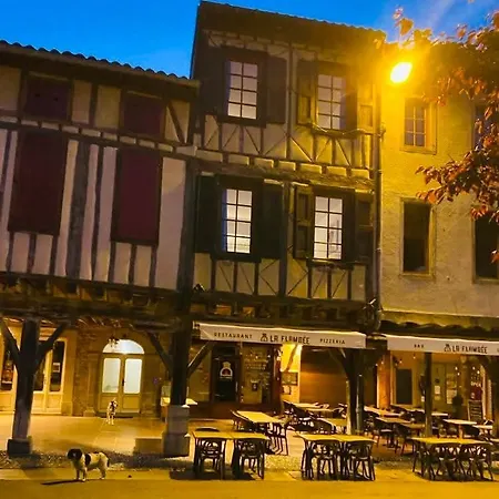 Labyrinthe Sur La Place D, Hotes , Calme ,netflix *
