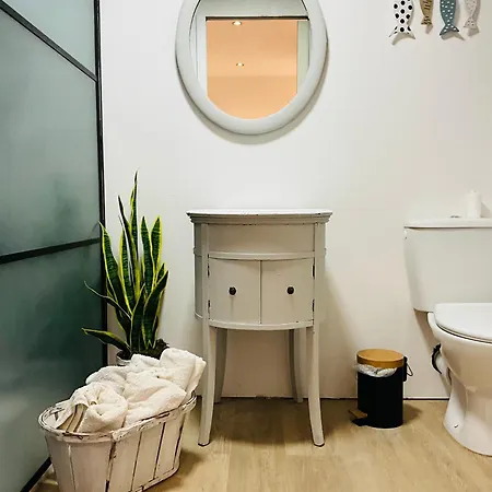 Labyrinthe Sur La Place D, Hotes , Calme ,netflix *