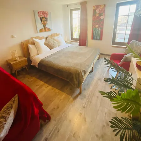 Labyrinthe Sur La Place D, Hotes , Calme ,netflix * Mirepoix (Ariege)