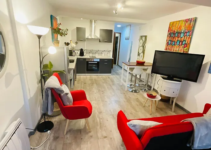 Daire Labyrinthe Sur La Place D, Hotes , Calme ,netflix *