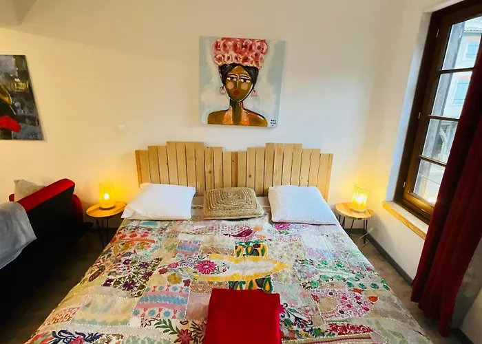 Labyrinthe Sur La Place D, Hotes , Calme ,netflix * Mirepoix (Ariege)