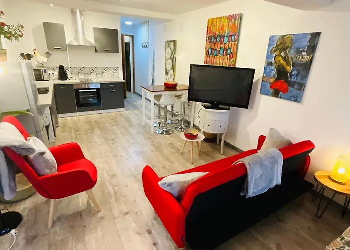 Labyrinthe Sur La Place D, Hotes , Calme ,netflix