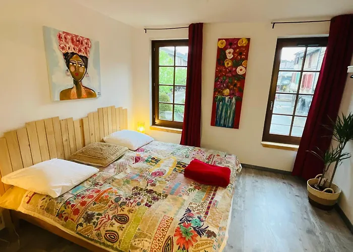 Labyrinthe Sur La Place D, Hotes , Calme ,netflix Daire Mirepoix (Ariege)