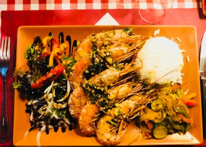 Daire Labyrinthe Sur La Place D, Hotes , Calme ,netflix