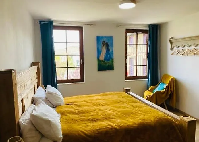 Labyrinthe Sur La Place D, Hotes , Calme ,netflix Daire Mirepoix (Ariege)