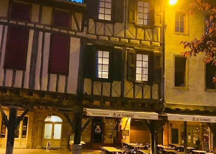 Labyrinthe Sur La Place D, Hotes , Calme ,netflix *