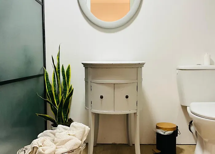 Labyrinthe Sur La Place D, Hotes , Calme ,netflix *