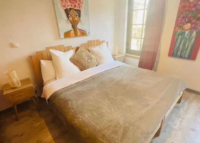 Labyrinthe Sur La Place D, Hotes , Calme ,netflix * Mirepoix (Ariege)