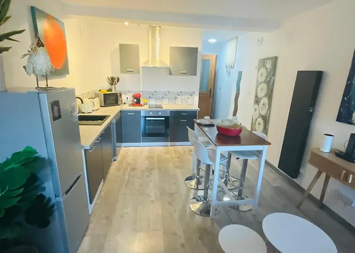 Labyrinthe Sur La Place D, Hotes , Calme ,netflix Apartmán