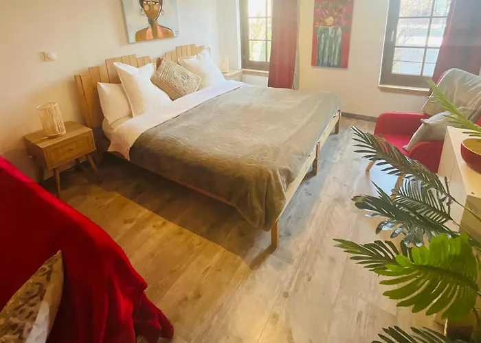 Labyrinthe Sur La Place D, Hotes , Calme ,netflix * Mirepoix (Ariege)