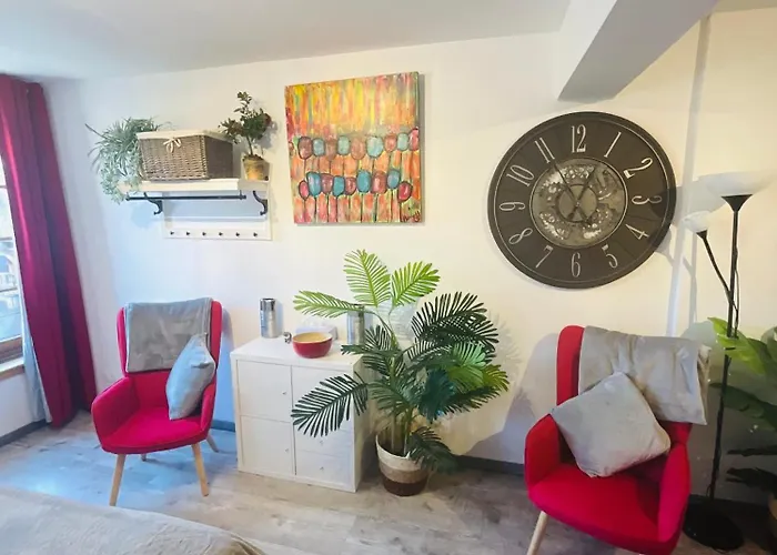 Labyrinthe Sur La Place D, Hotes , Calme ,netflix