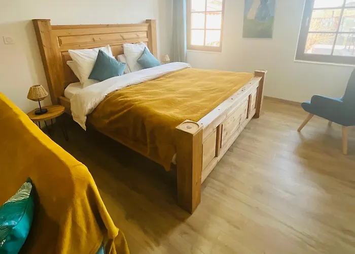 Labyrinthe Sur La Place D, Hotes , Calme ,netflix * Mirepoix (Ariege)